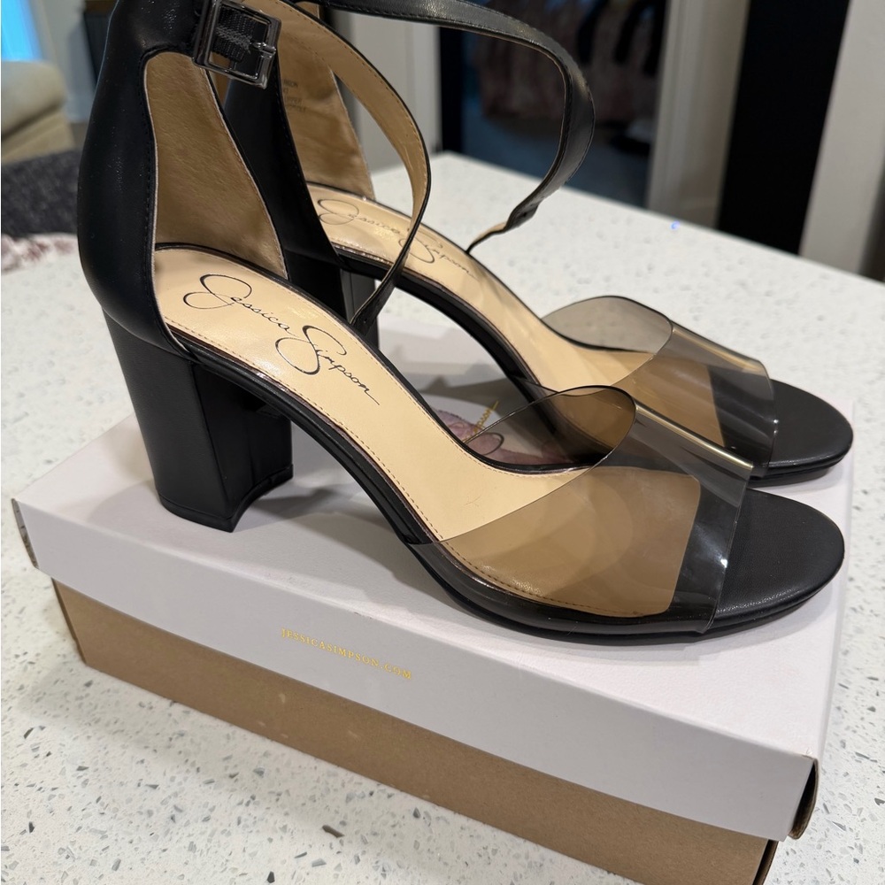 Jessica Simpson Black and Cream Heels